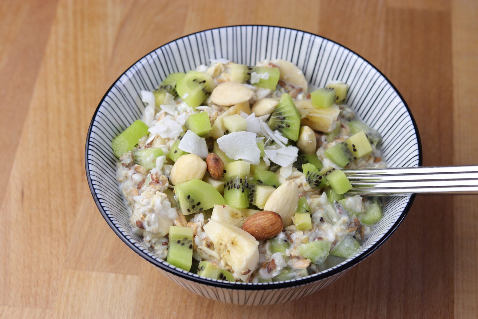 Oat Breakfast Bowl with Fruit